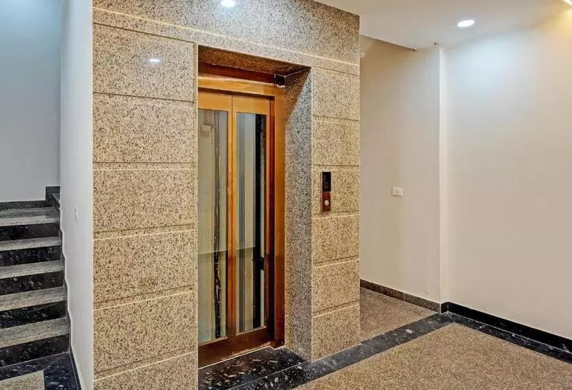 Hotelli Super Collection O The Royal Grand