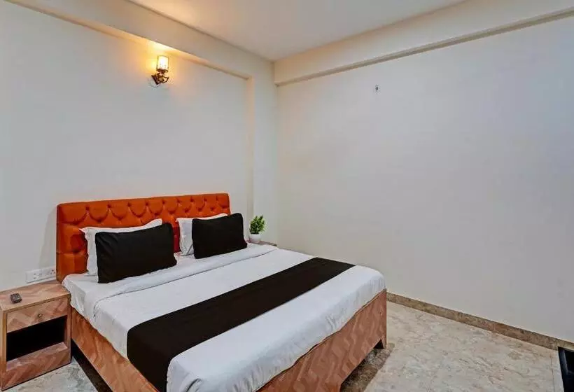 Hotelli Super Collection O The Royal Grand