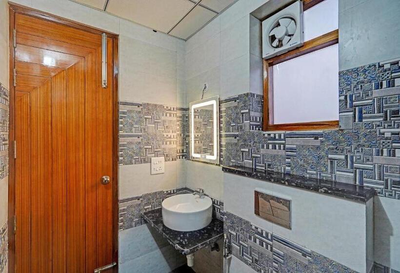 Hotel Super Collection O The Royal Grand