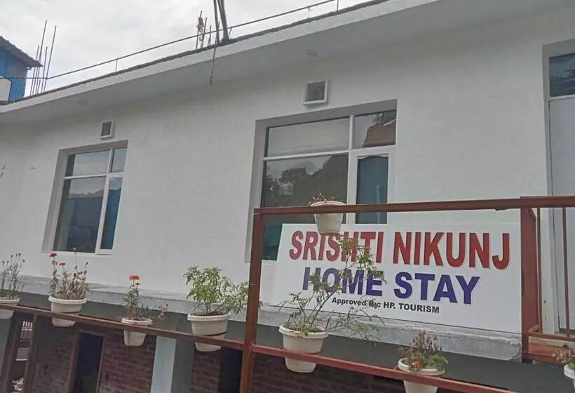 ホテル O Srishti Nikunj