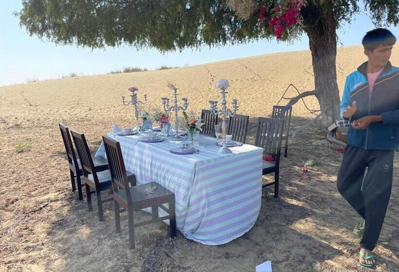 渡假胜地 Desert Horizons