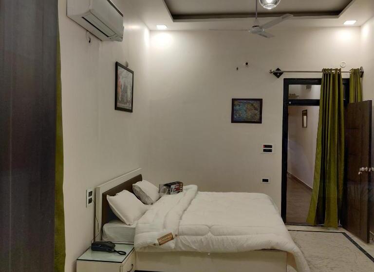 هتل Ganesh Guest House