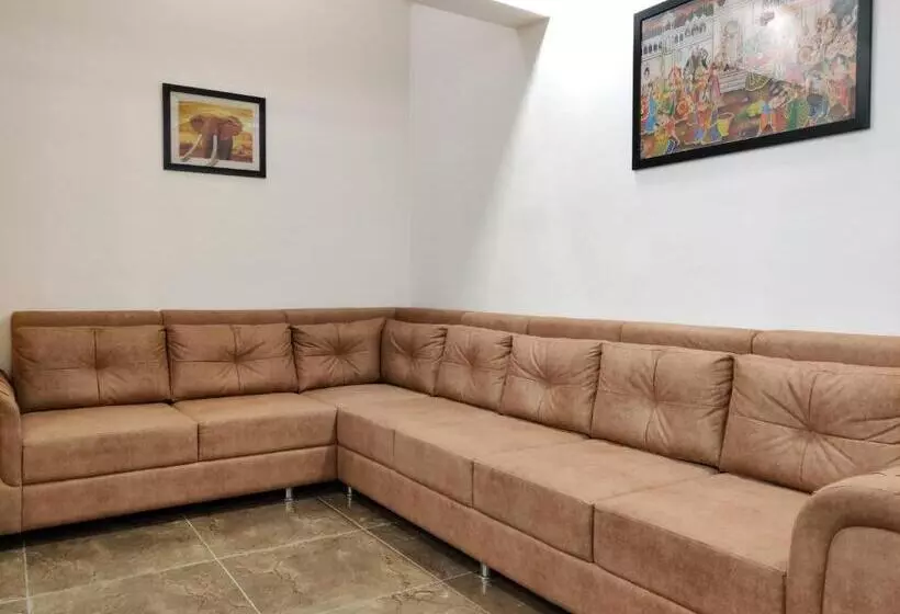ホテル Ganesh Guest House