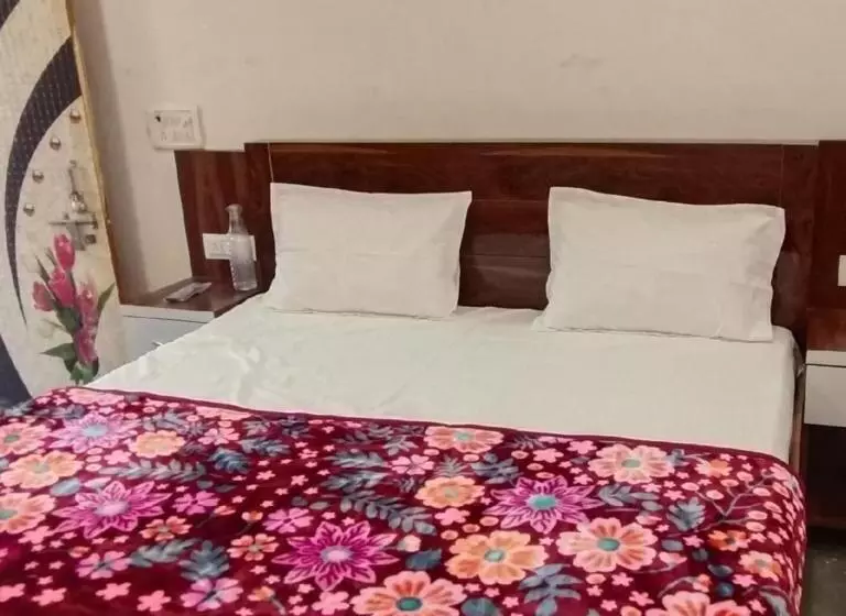 ホテル Ram Krishna Palace Ayodhya   Near Shree Ram Temple And Hanuman Garhi   Comfortable Stay