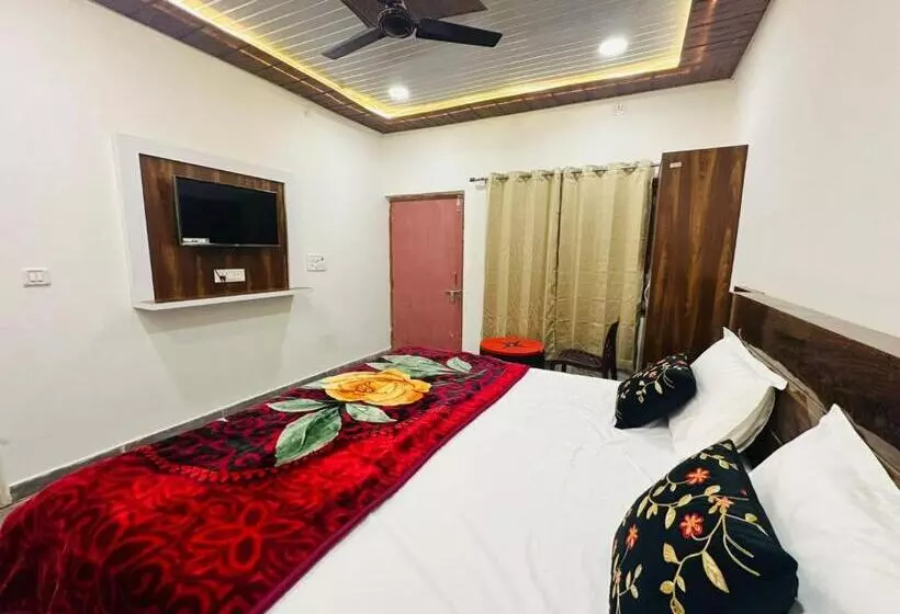 ホテル Ram Krishna Palace Ayodhya   Near Shree Ram Temple And Hanuman Garhi   Comfortable Stay