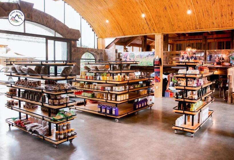 تختخواب و صبحانه Stone Garden Resort & Spa