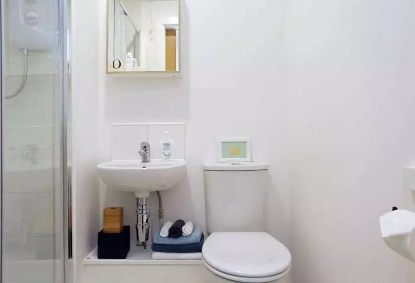 هاستل Keele House