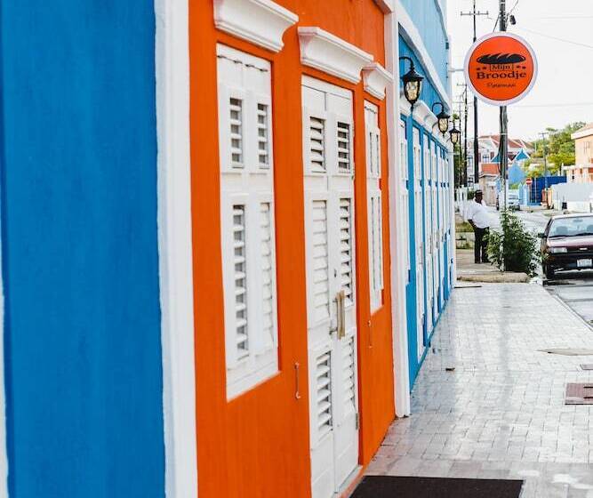 هتل Bed & Bike Curacao