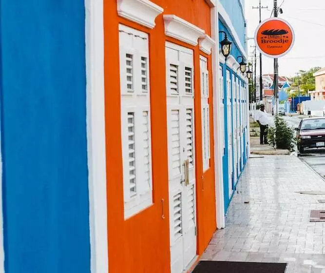 هتل Bed & Bike Curacao