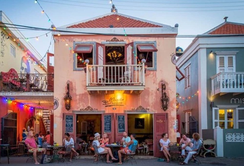 هتل Bed & Bike Curacao