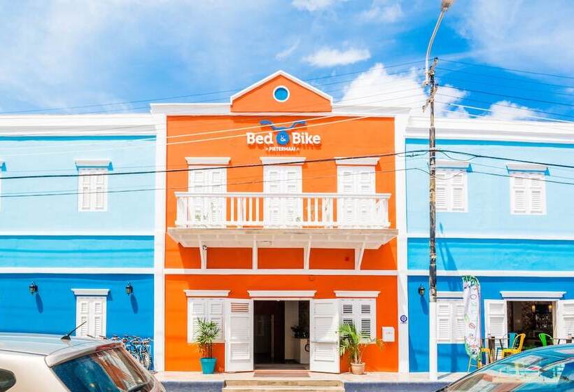 هتل Bed & Bike Curacao