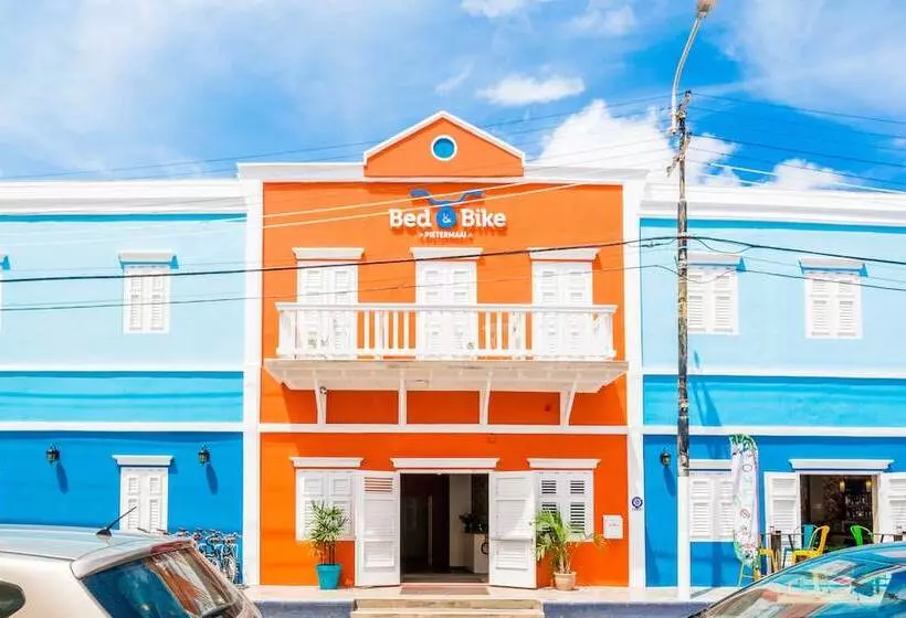 هتل Bed & Bike Curacao