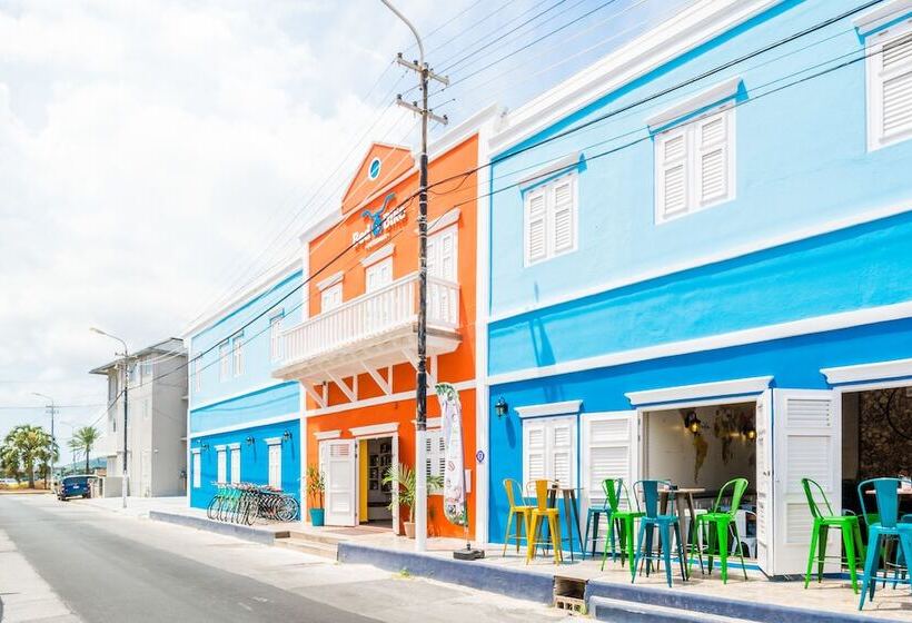 هتل Bed & Bike Curacao