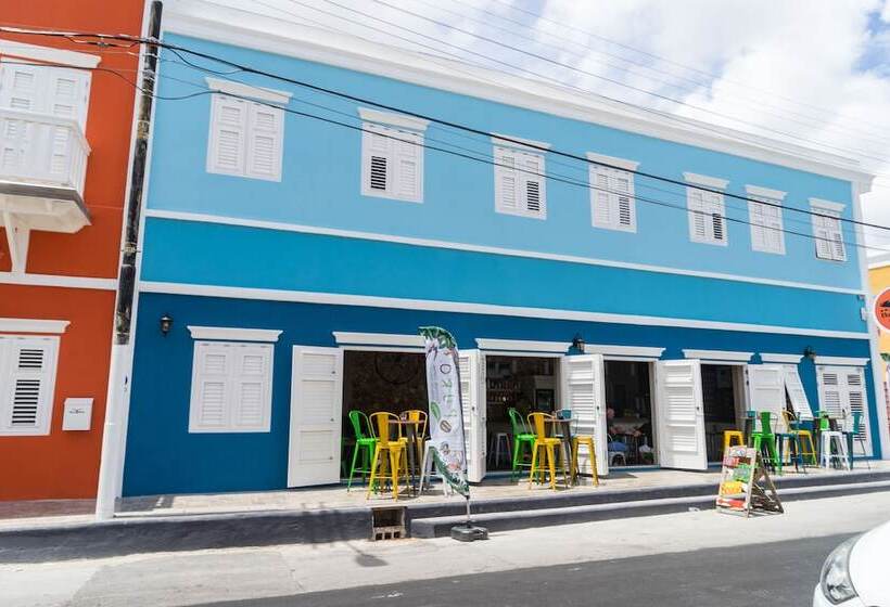 هتل Bed & Bike Curacao