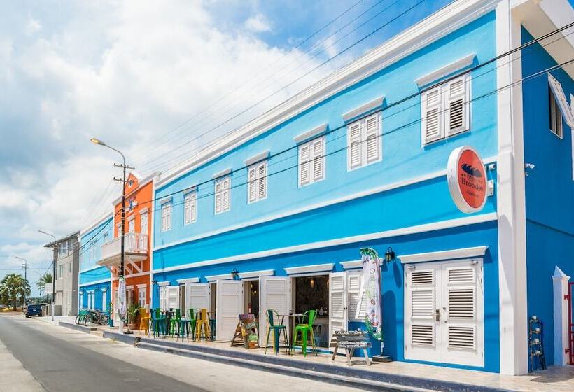 هتل Bed & Bike Curacao