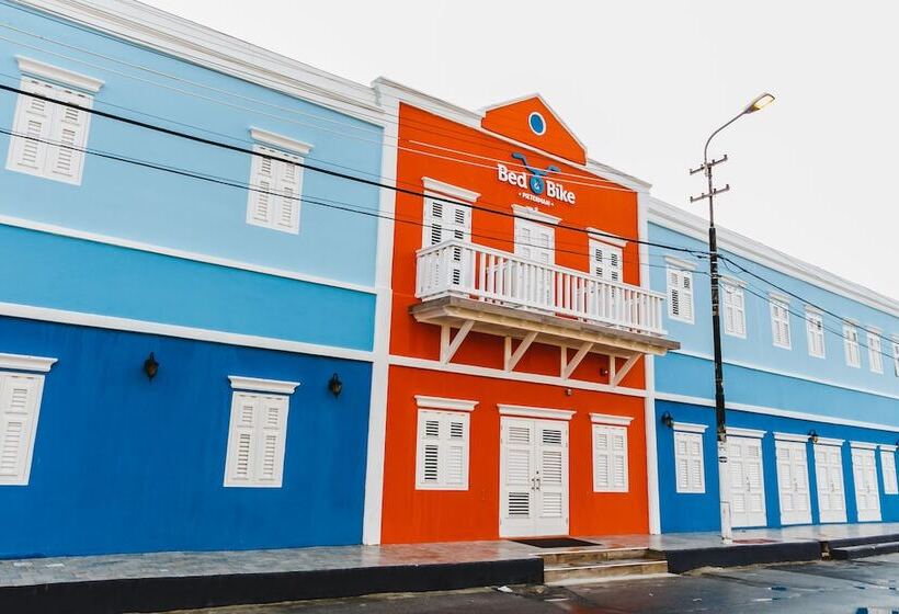 هتل Bed & Bike Curacao