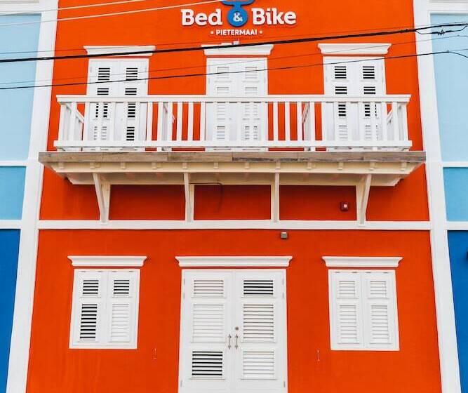 هتل Bed & Bike Curacao