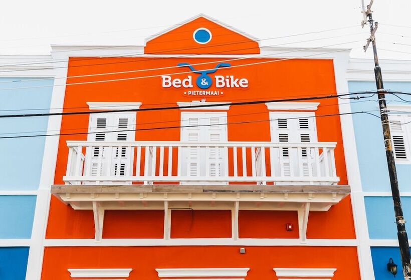 هتل Bed & Bike Curacao