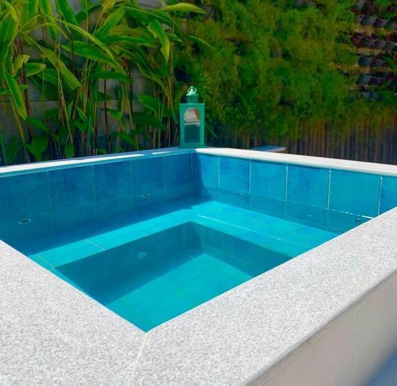 Отель Bertell Inn