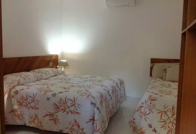 Hotelli Marina Bella
