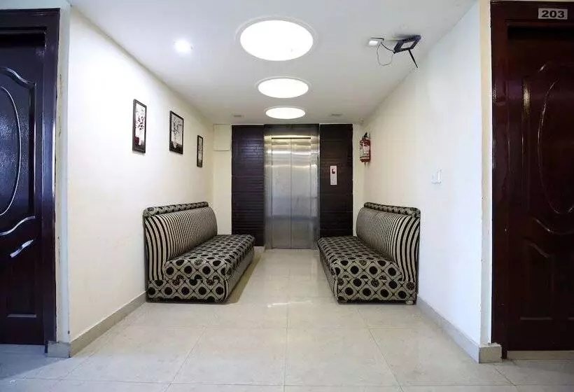 ホテル Oyo Rooms Near Pimms