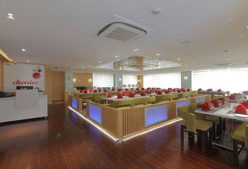 Hotel Silver Heights