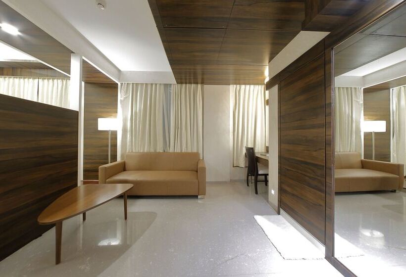 Hotel Silver Heights