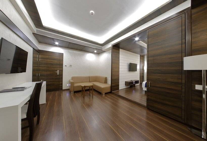 Hotel Silver Heights