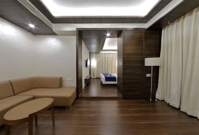 Hotel Silver Heights