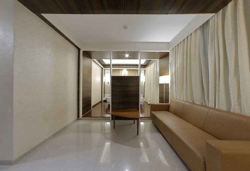 Hotel Silver Heights