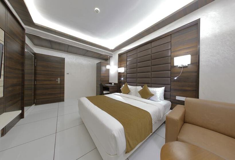 Hotel Silver Heights