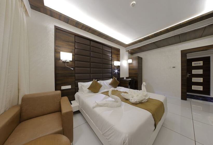 Hotel Silver Heights