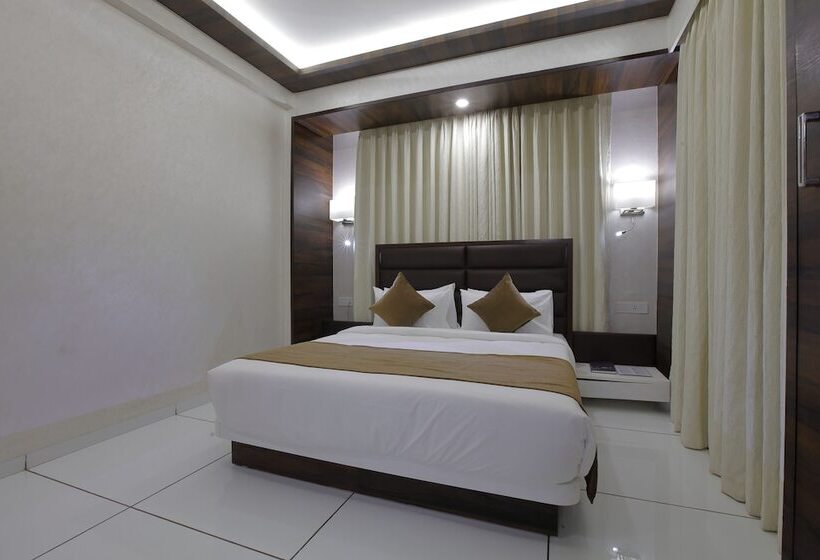 Hotel Silver Heights