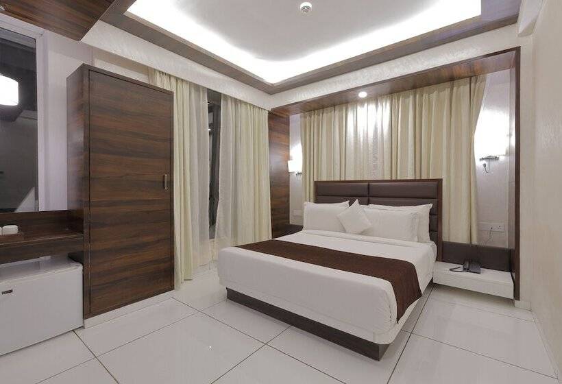 Hotel Silver Heights