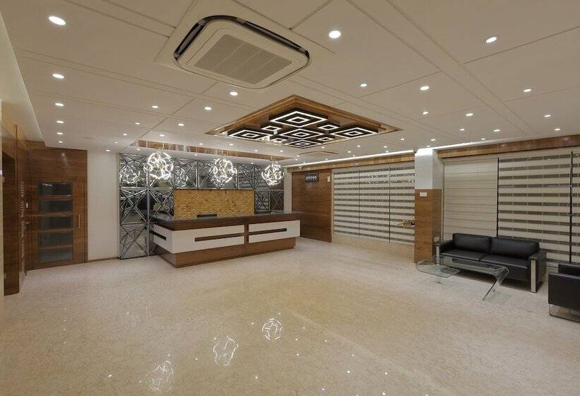 Hotel Silver Heights