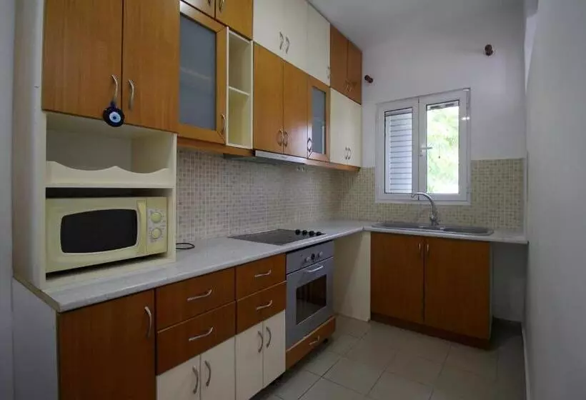 هتل Vila Kapllani