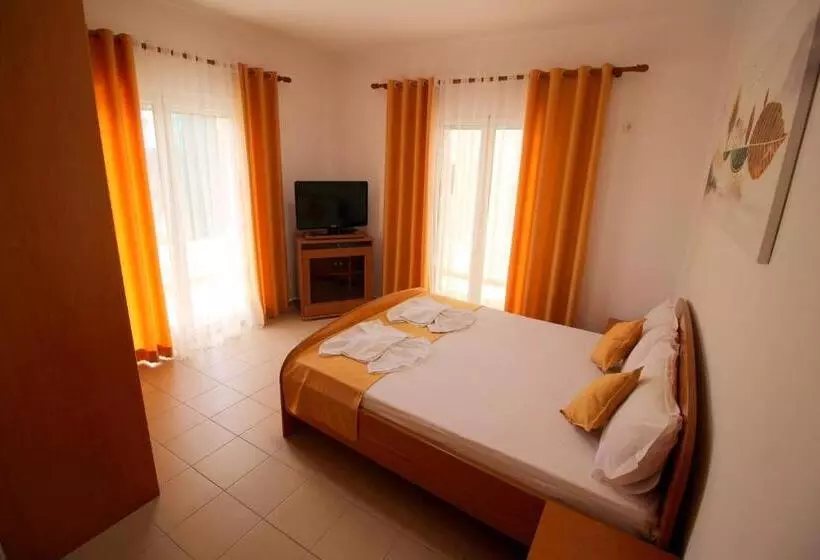 هتل Vila Kapllani
