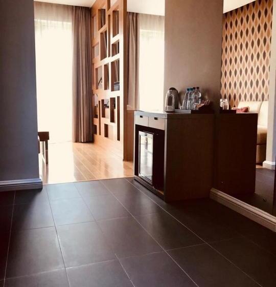 Pefaco Hotel Maya Maya