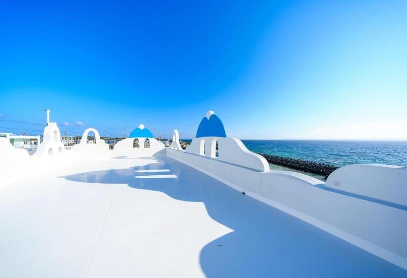 استراحتگاه Crystal Villa Ikema