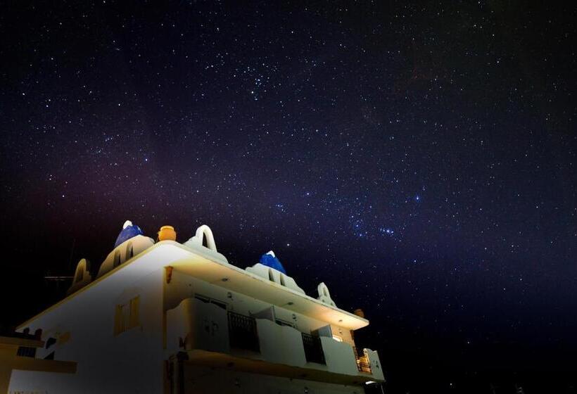 استراحتگاه Crystal Villa Ikema