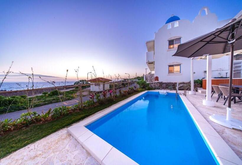 استراحتگاه Crystal Villa Ikema