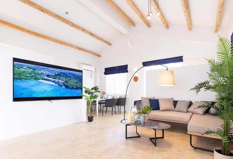 استراحتگاه Crystal Villa Ikema