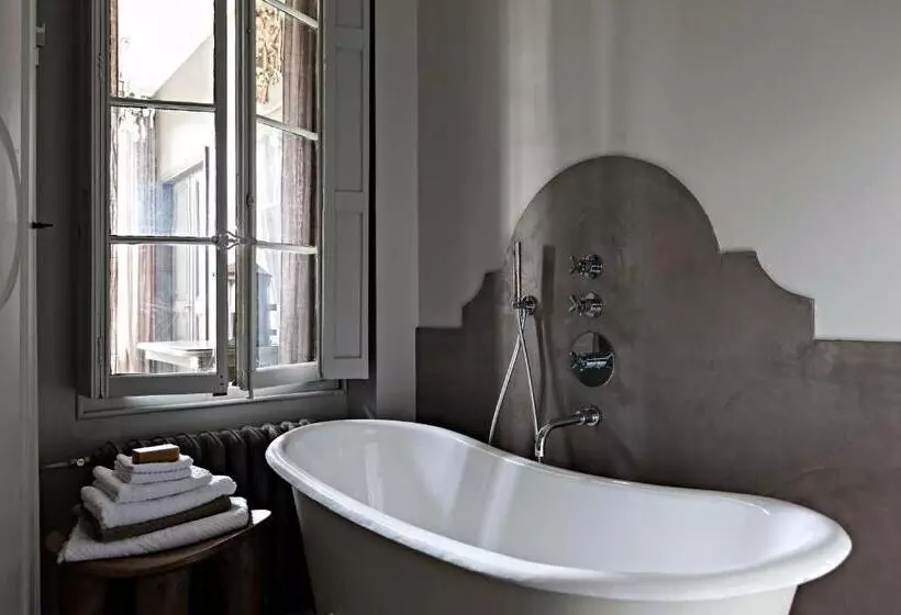 Bed and Breakfast La Divine Comédie Suites Deluxe