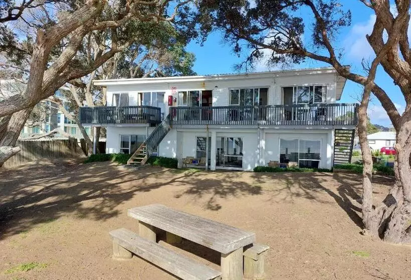 Edgewater Motel