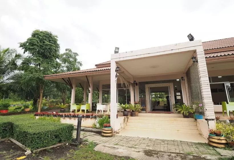 هتل Cabbages & Condoms Inn Krabi