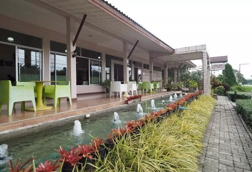هتل Cabbages & Condoms Inn Krabi