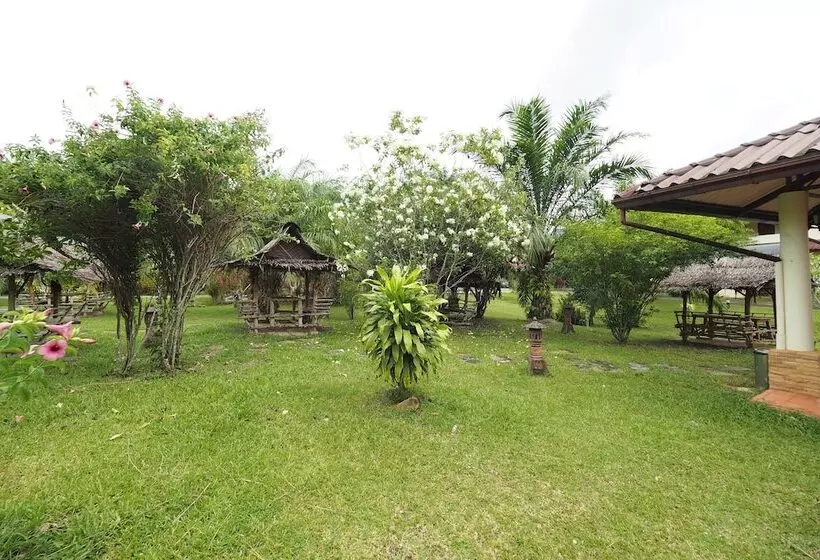 هتل Cabbages & Condoms Inn Krabi