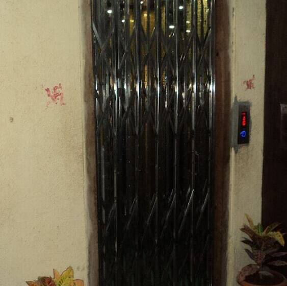 Hotel Celeste Colaba