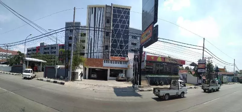 Otel Front One Inn Semarang