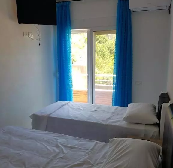 Sunset Hotel Roza